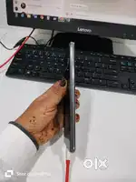 S10 plus box sathe che screen ma daban aavana lidhe ek line aavi che