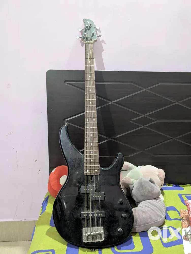 Bass guitar Yamaha