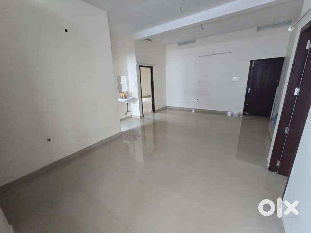 PALKULANGARA 3 bhk first floor 16000