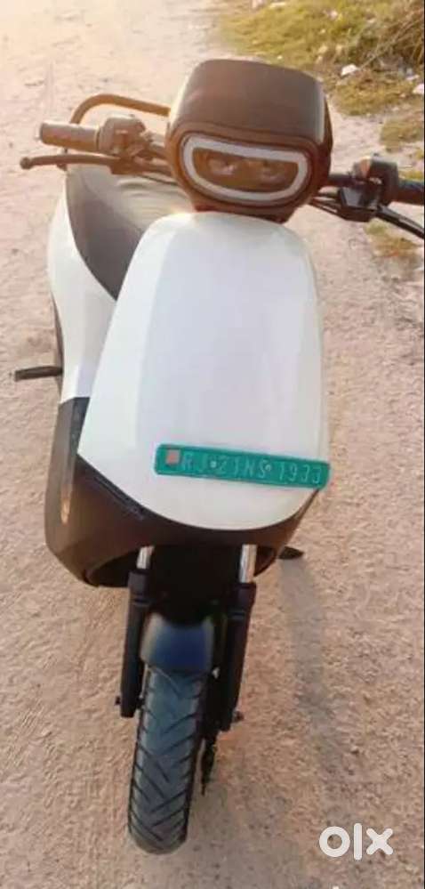 OLA S1X 3KW 15 MONTH OLD WITH CHARGER