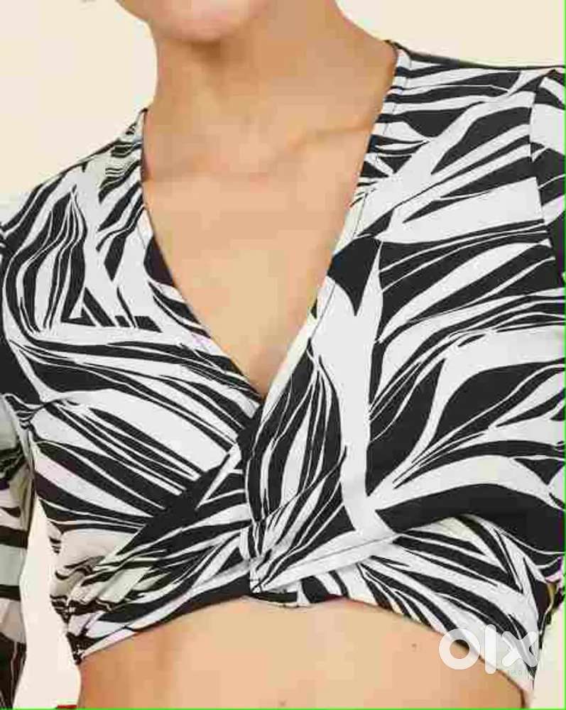 Shein Bell Sleeves Animal Print Tie-Up Crop Fitted