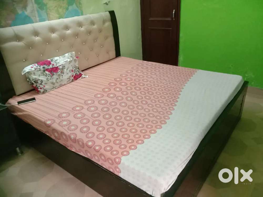 Double bed with matrres