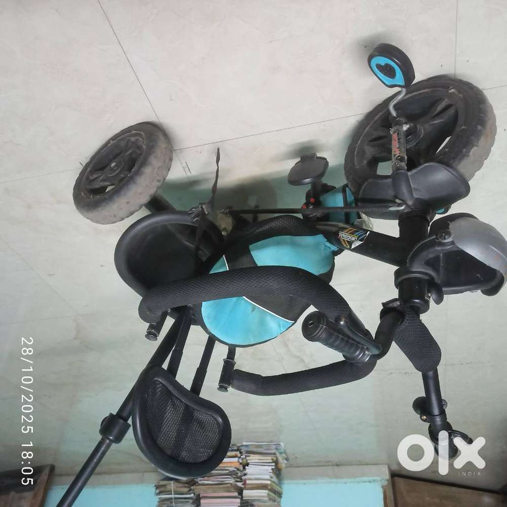 Kids black coloured tricycle for age 1- 4 yrs