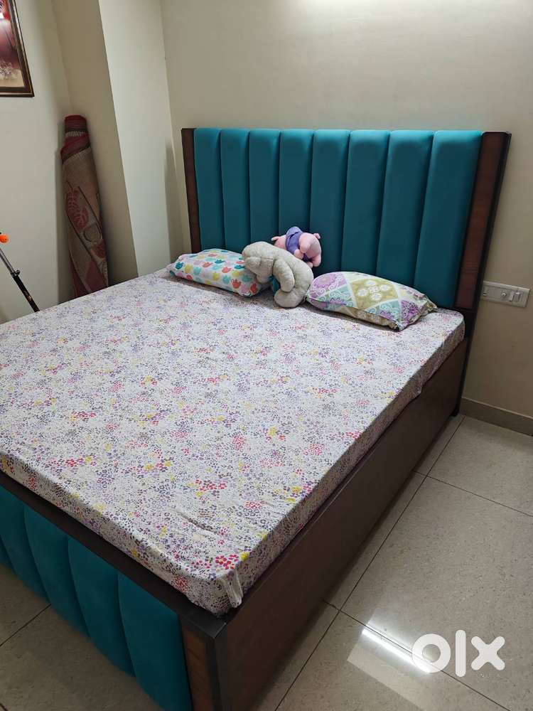 Double bed with mattress