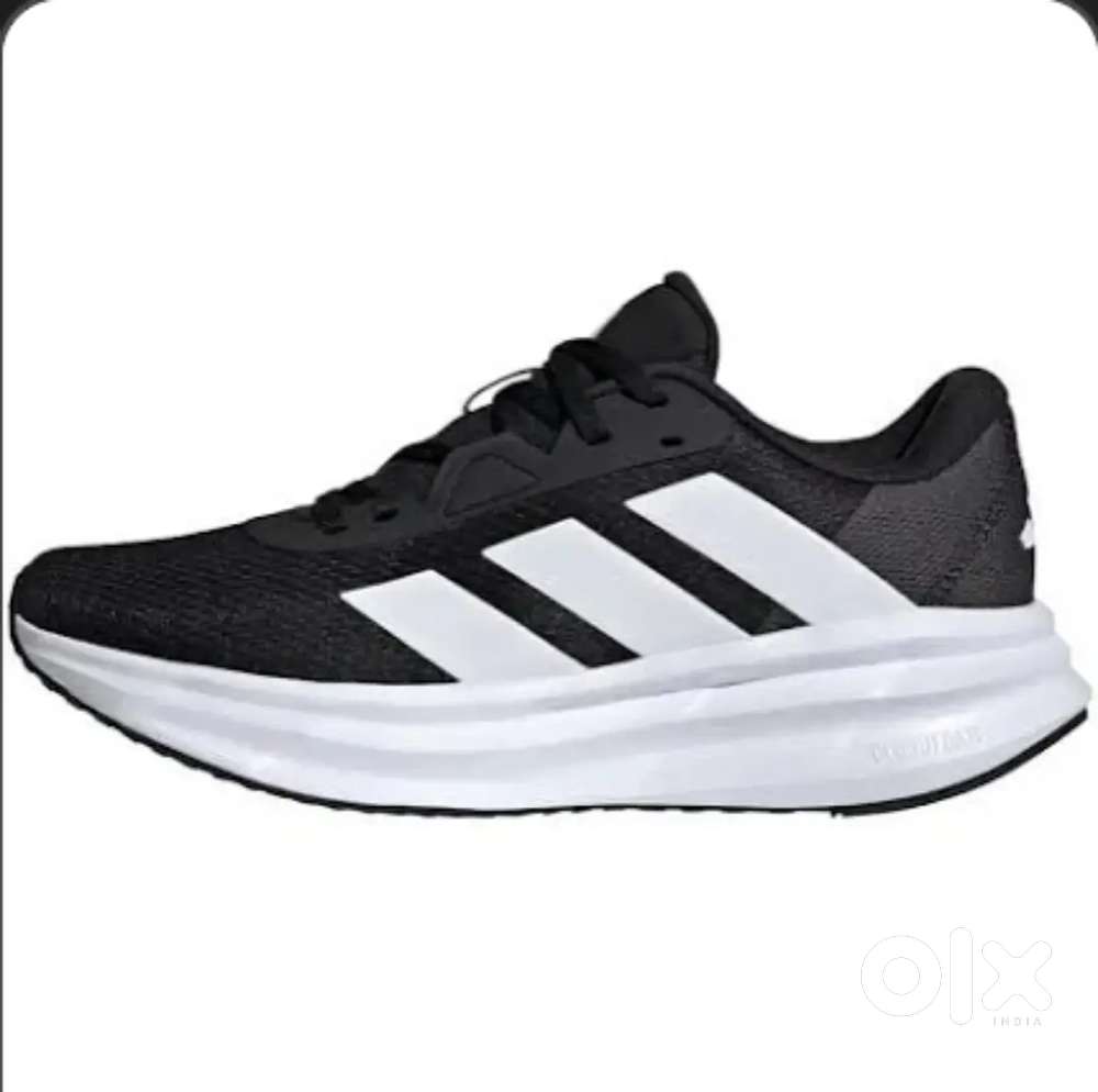 ADIDAS shoes Worth 10k rs worn only 4,5 times