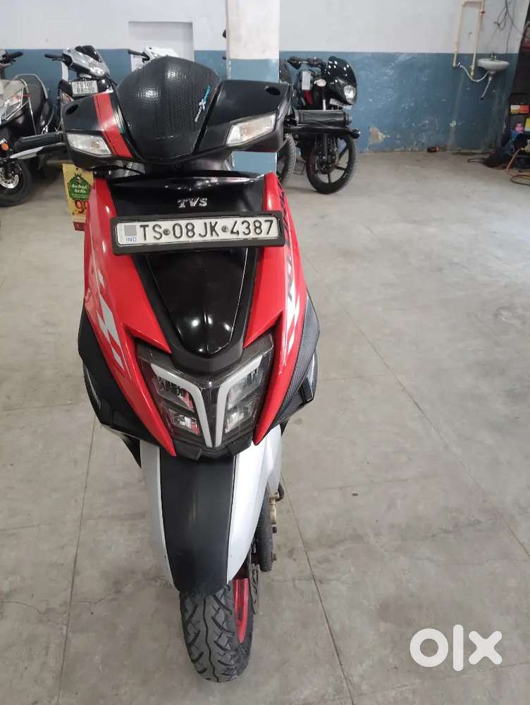 Tvs ntorq 125 2022 model red colour in good condition