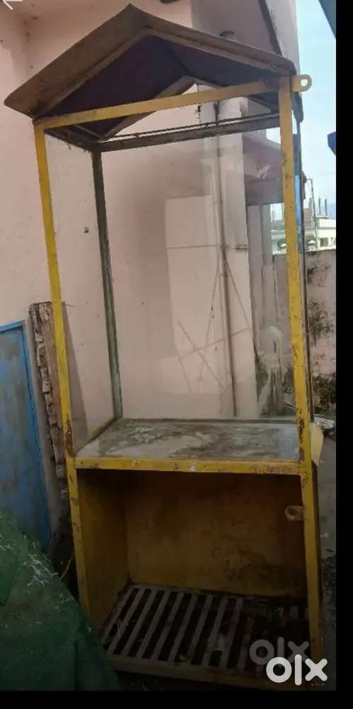 Chicken Counter with storage and all side fine glass