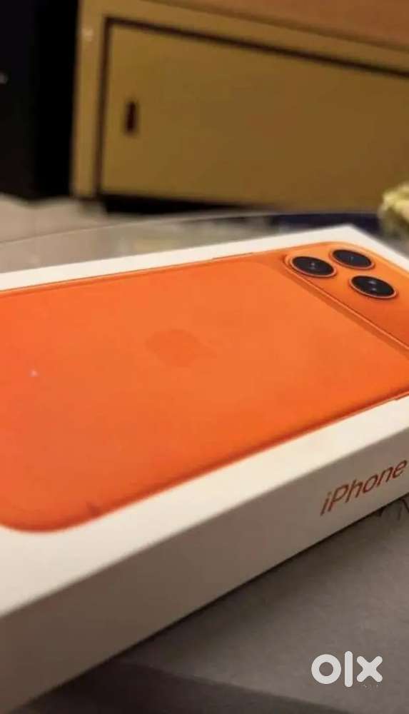 iPhone 17 pro max  256  cosmic orange