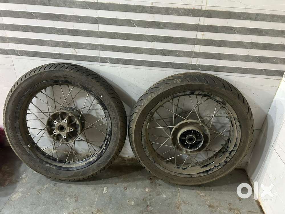 Gt tyre with alloy