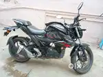 Suzuki gixxer naked black
