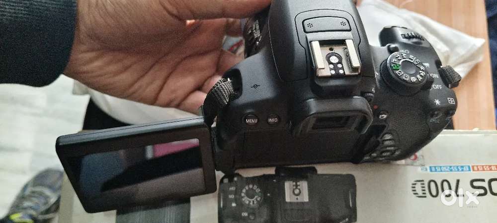 Canon EOS 700D  Dslr camera