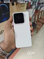 Xiaomi 15 / 12gb / 512gb / white colour / warrenty remaining