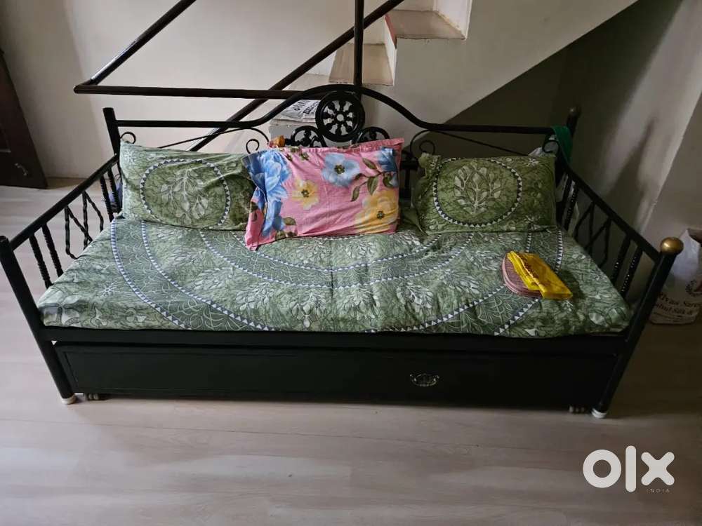 Sofa cum bed, Furniture metal diwan