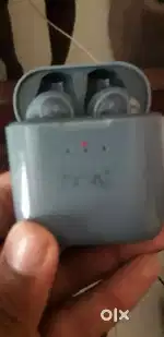 Here I am selling a airpods of boat company