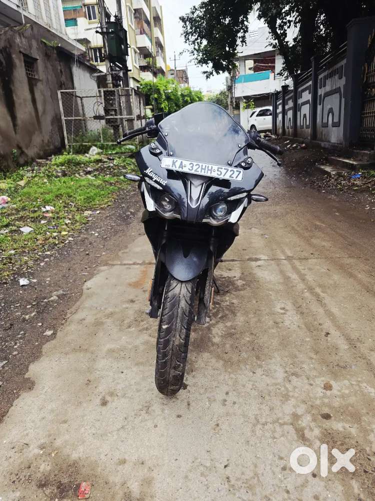 BAJAJ RS 200 2024 MODEL