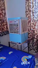 Iron cooler with stand