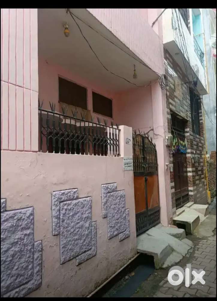 कृष्णापुरी, लाईनपार, मकान न 51, गली न.2, मुरादाबाद (उ. प्र.)