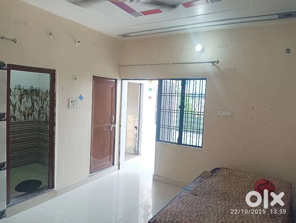 1-room set in vikas nagar