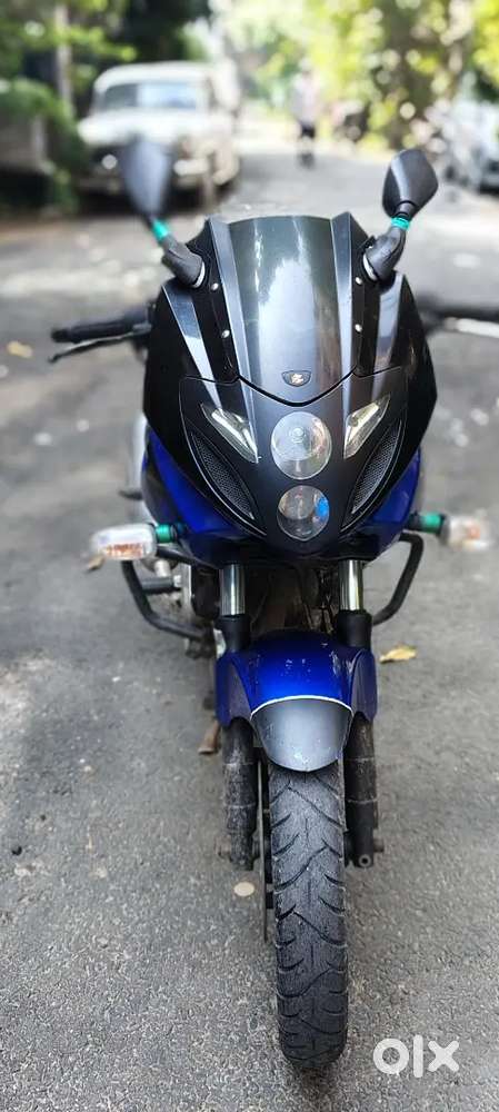 sale of my Bajaj Pulsar 220 f very good condition at updated all paper