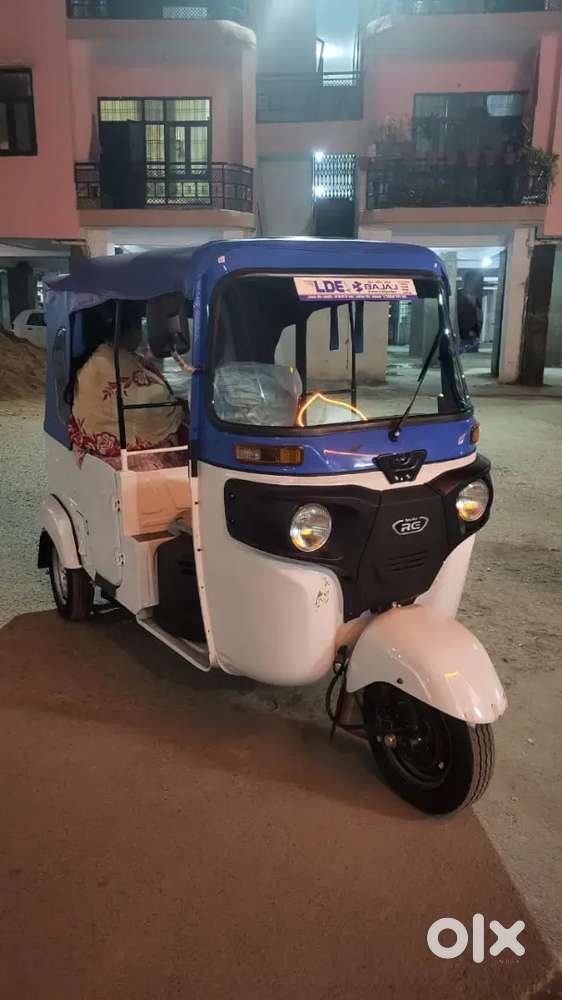 Urgent auto driver chahiye 600 mujhe par days chahiye