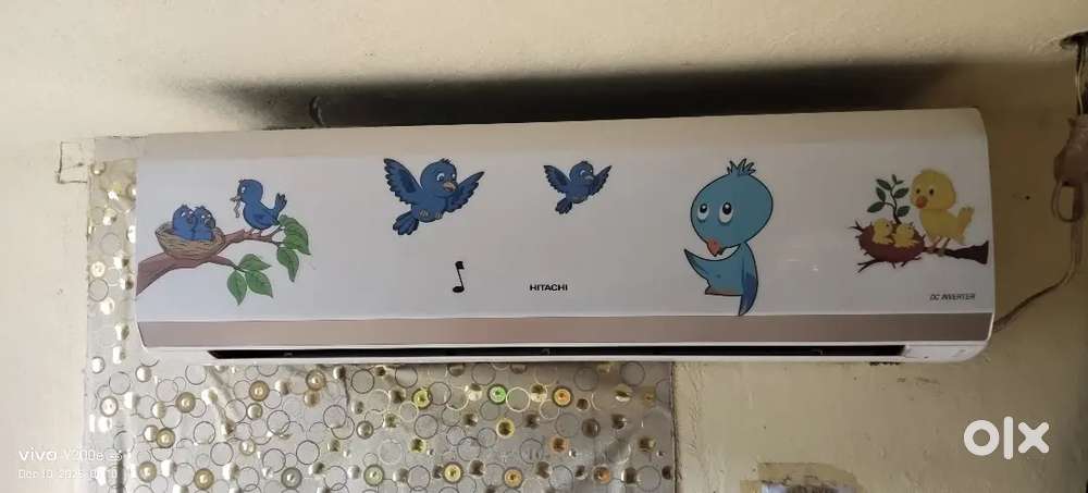 Hitachi AC is good condition indoor and out dor ful working
