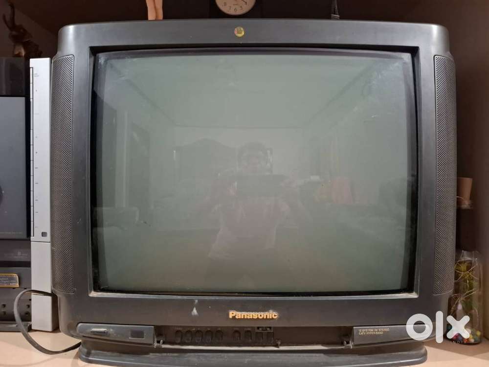 Old Panasonic colour television 21 inch