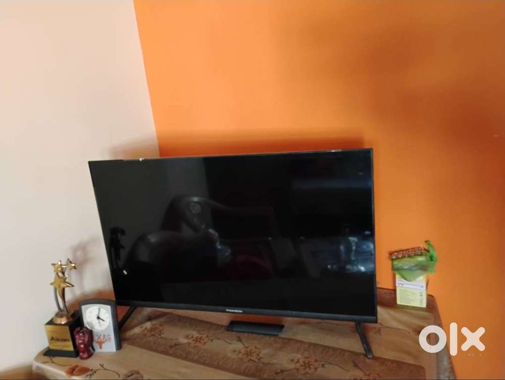 Thomson 32inch smart tv