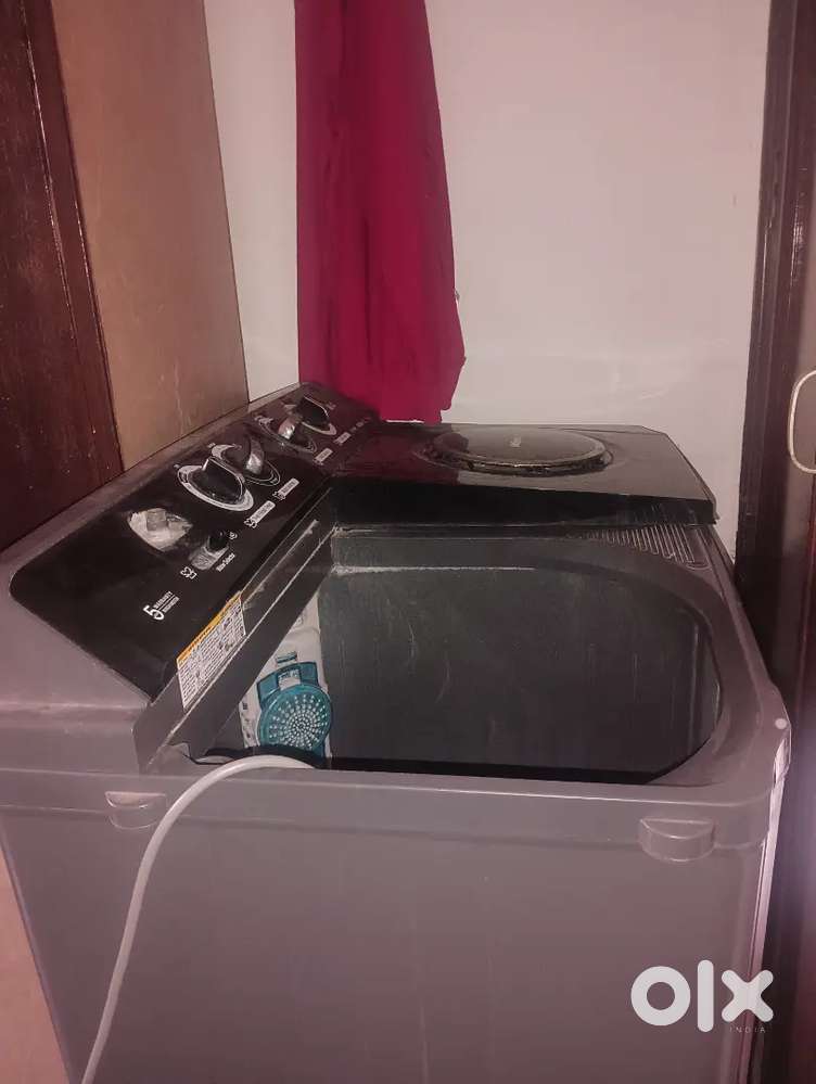 LG Semi-automatic washing Machine