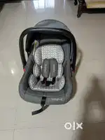 Babyhug Baby Car seat for babies from 0 to 15 months