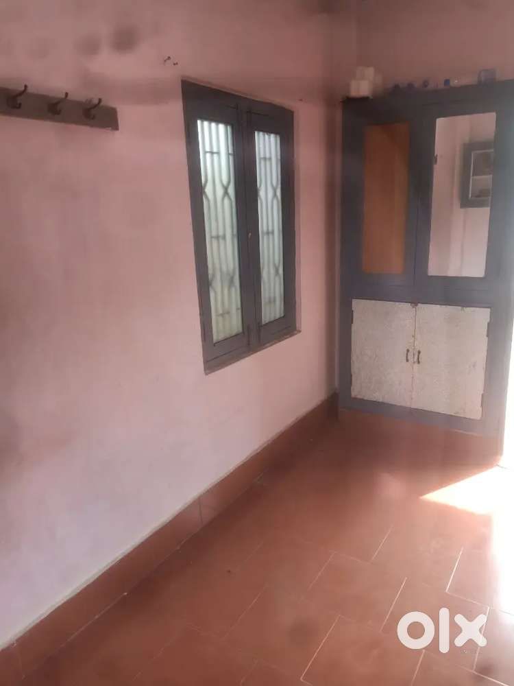 Old bustand goods set road