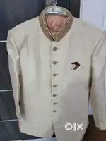 Man sherwani