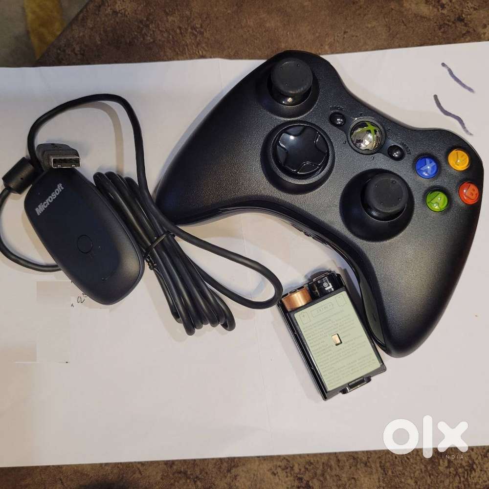 Original Xbox 360 controller (Model 1403) + Microsoft wireless dongle