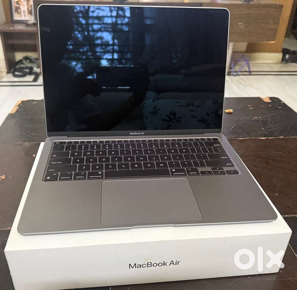 13-inch MacBook Air with Apple M1 Chip