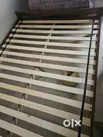 Queen size wooden cot