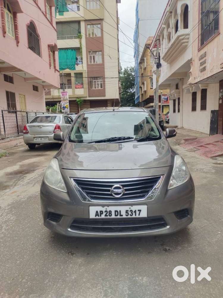 Nissan Sunny, 2011, Petrol