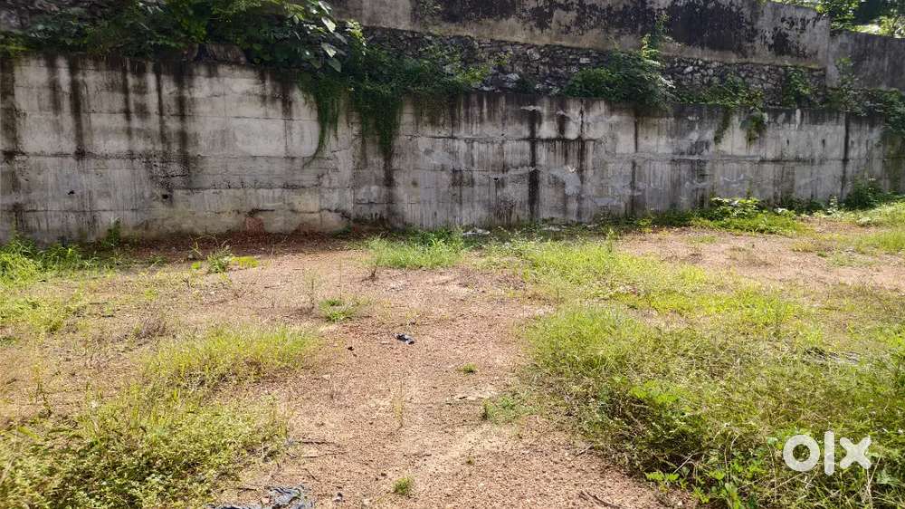 MUTTADA NCC ROAD NEAR BEUTIFUL LAND 5.50 CENT LORRY PLOT VERY GOOD