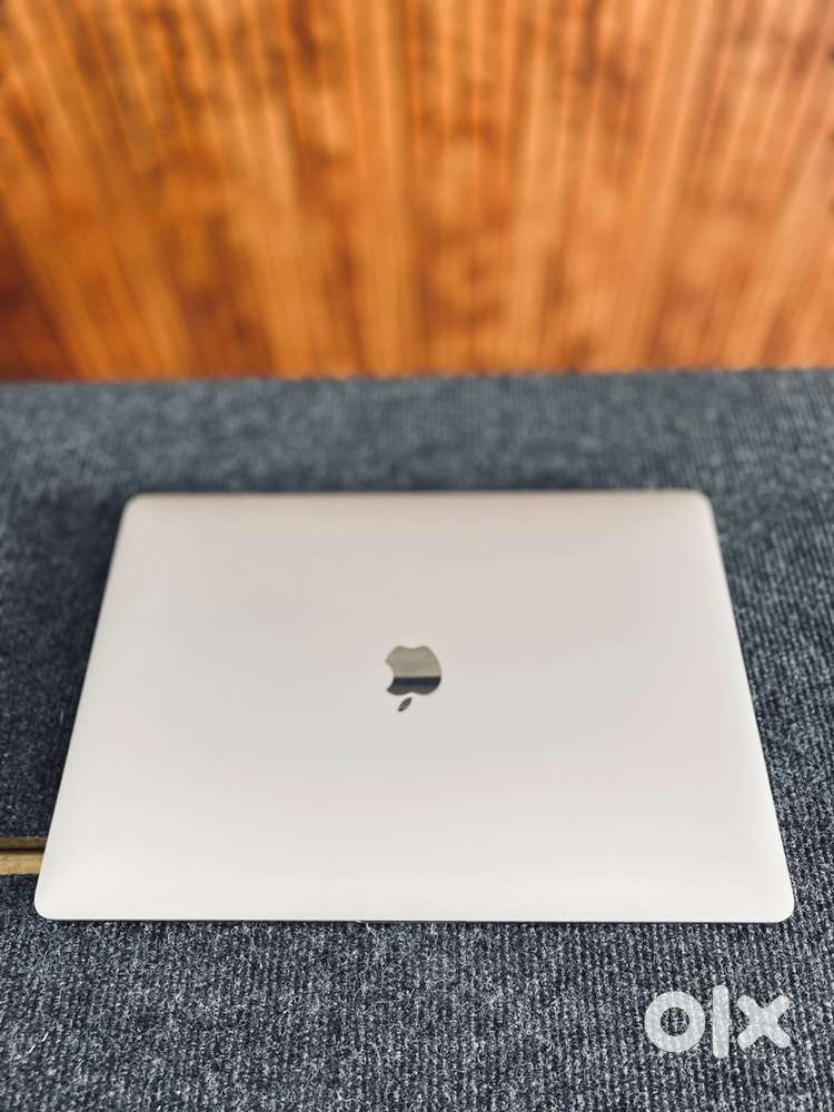 15 inch macbook pro i7-32 gb ram with Dual GPU