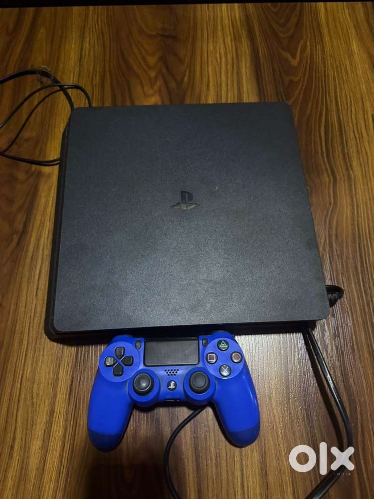 Playstation 4 slim (ps4)