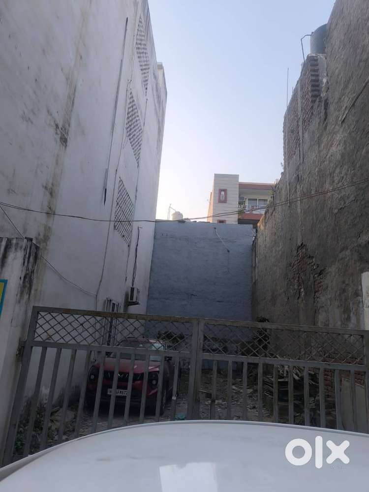 100 sq yard vacant plot laxman vihar Gurgaon