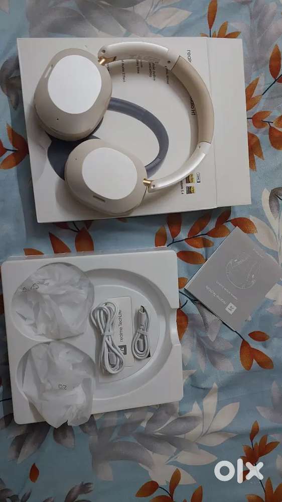Realme Techlife studio H1 over ear headphones
