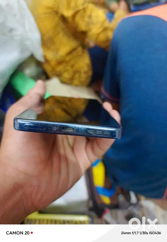 Mobile comunication very good  bill box available.   Charger available