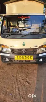 Tata ase gold food truck