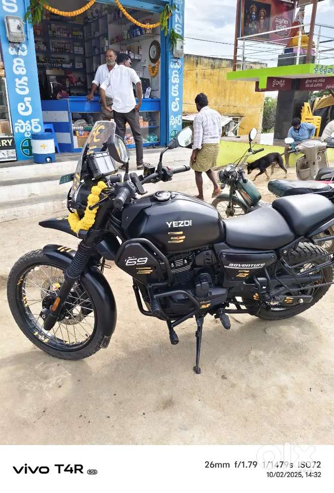 Yezdi adventure block full accesories instal