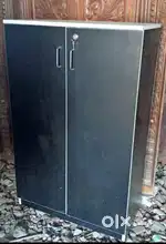 4x2.5 cupboard brand new