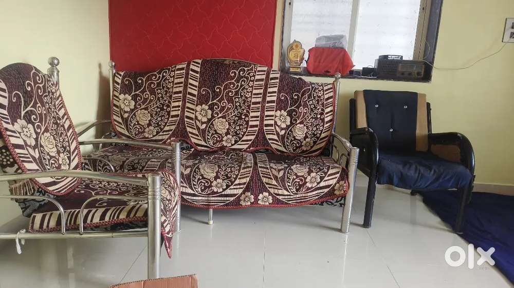 2  Sofa set (3 + 2) in good condition