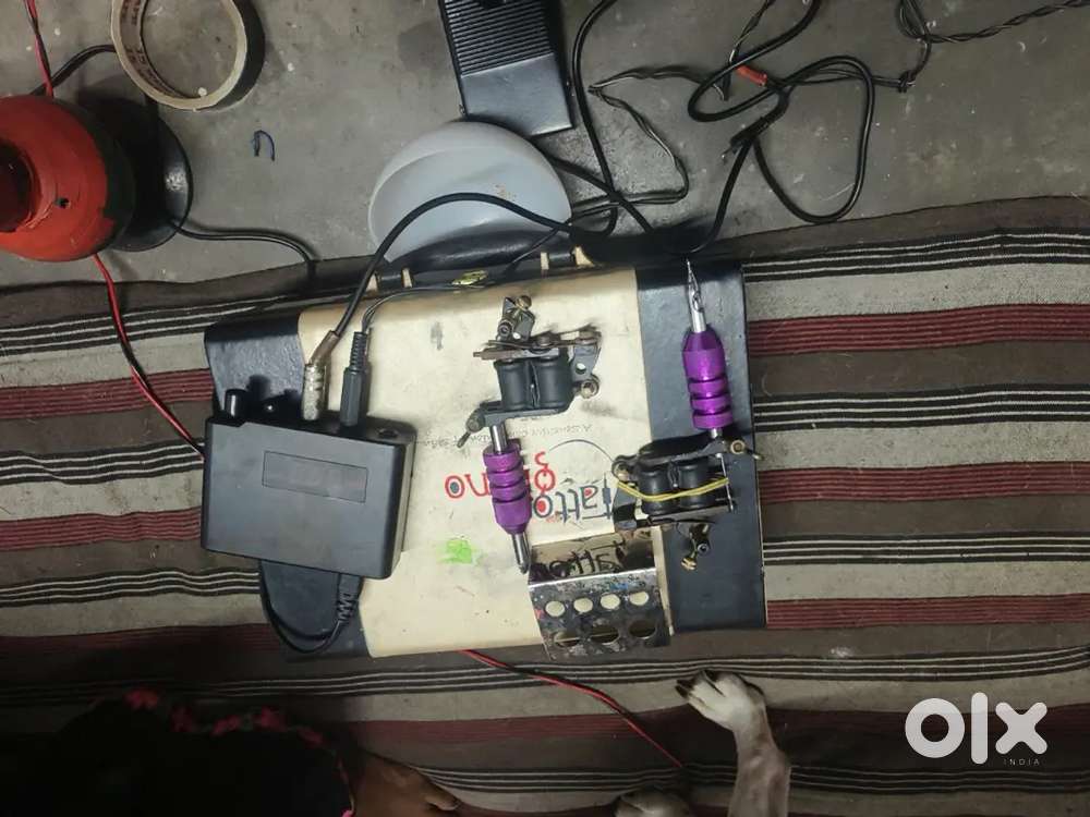 Tattoo machine set with hand stand