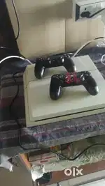 Ps 4 glacier white with 15games