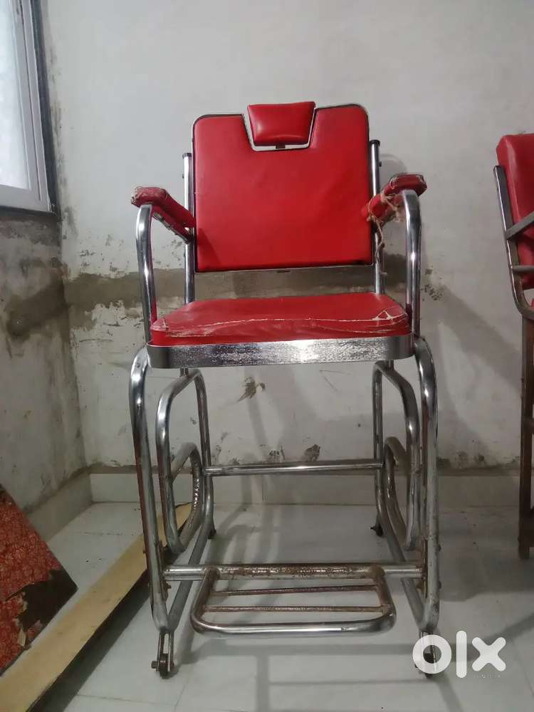Salon chair