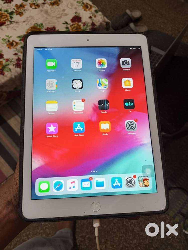 Apple ipad Air 1, 32gb wifi and cellular version, real good condition
