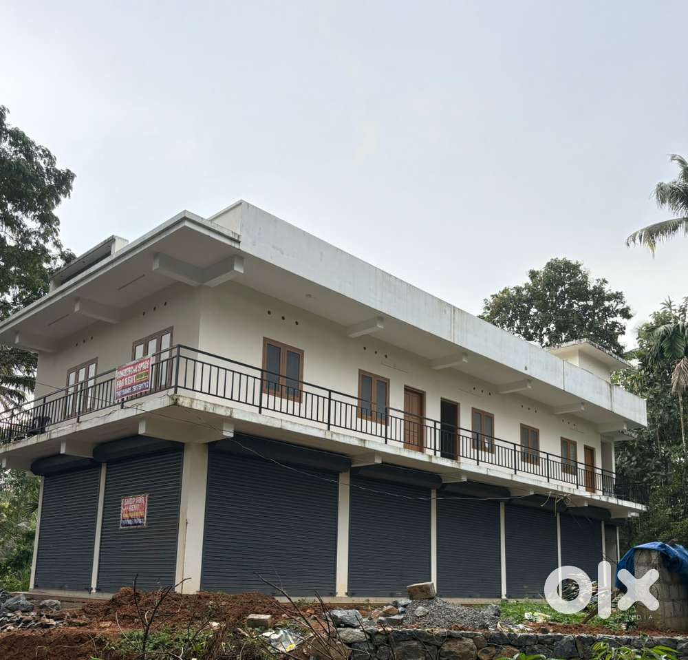 2 bhk room rent  onakooor palam bus stop near chinmaya university